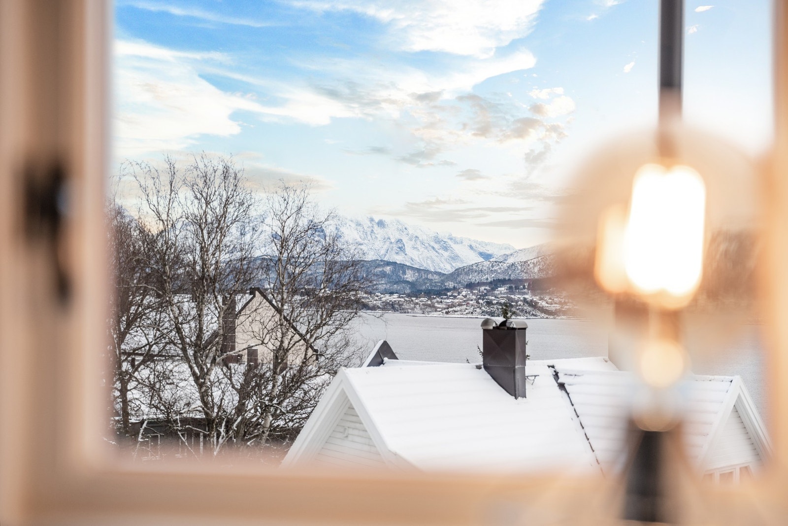 Stuen tilbyr en flott utsikt. Galleribilde