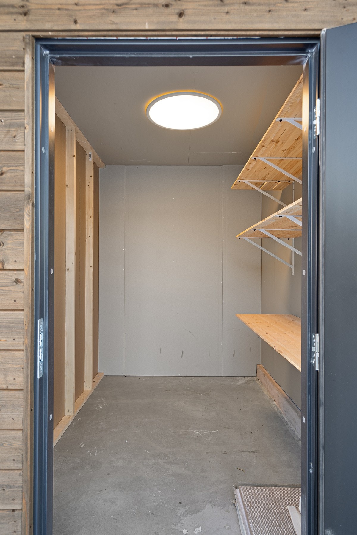 Praktisk sportsbod tilhører boligen. Galleribilde