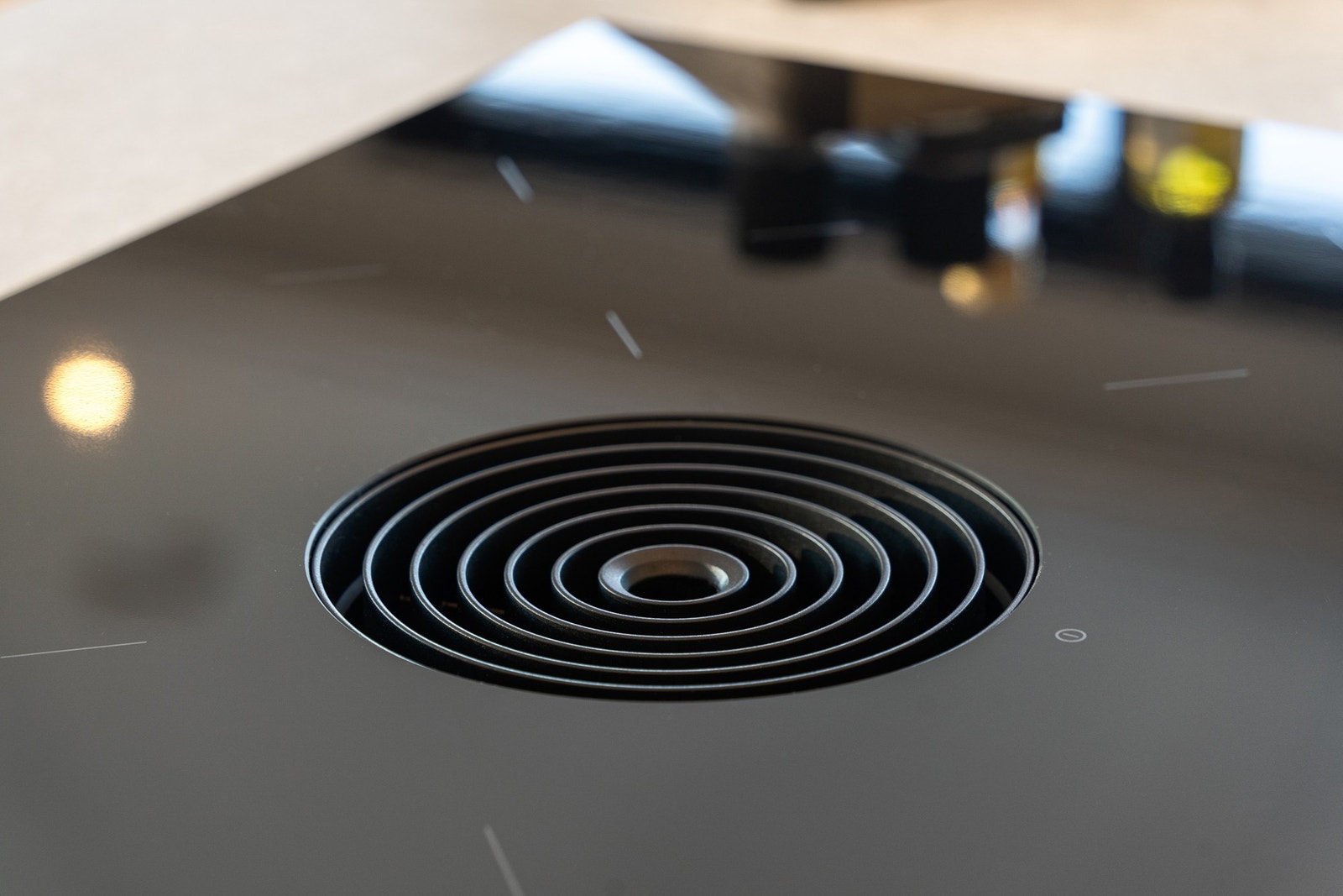 Bora 80 cm (platetopp) med nedfelt, integrert ventilator Galleribilde