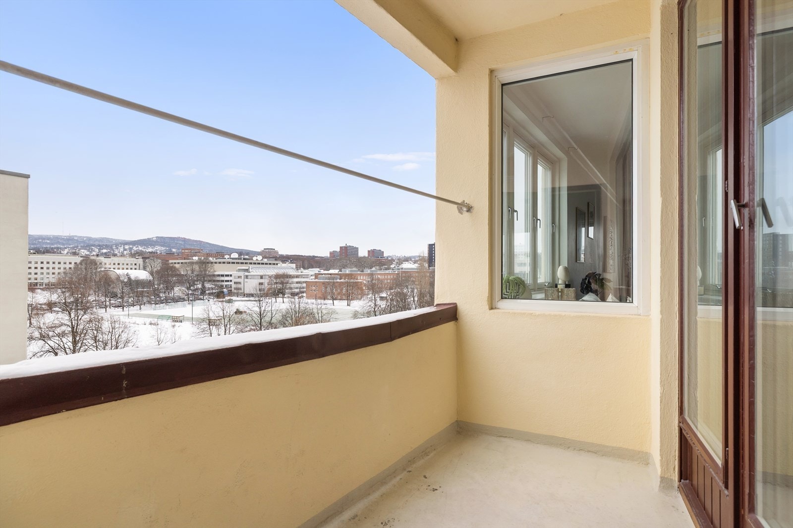 En lys og attraktiv 2-roms hjørneleilighet med sentral og attraktiv beliggenhet på populære Majorstuen. Galleribilde