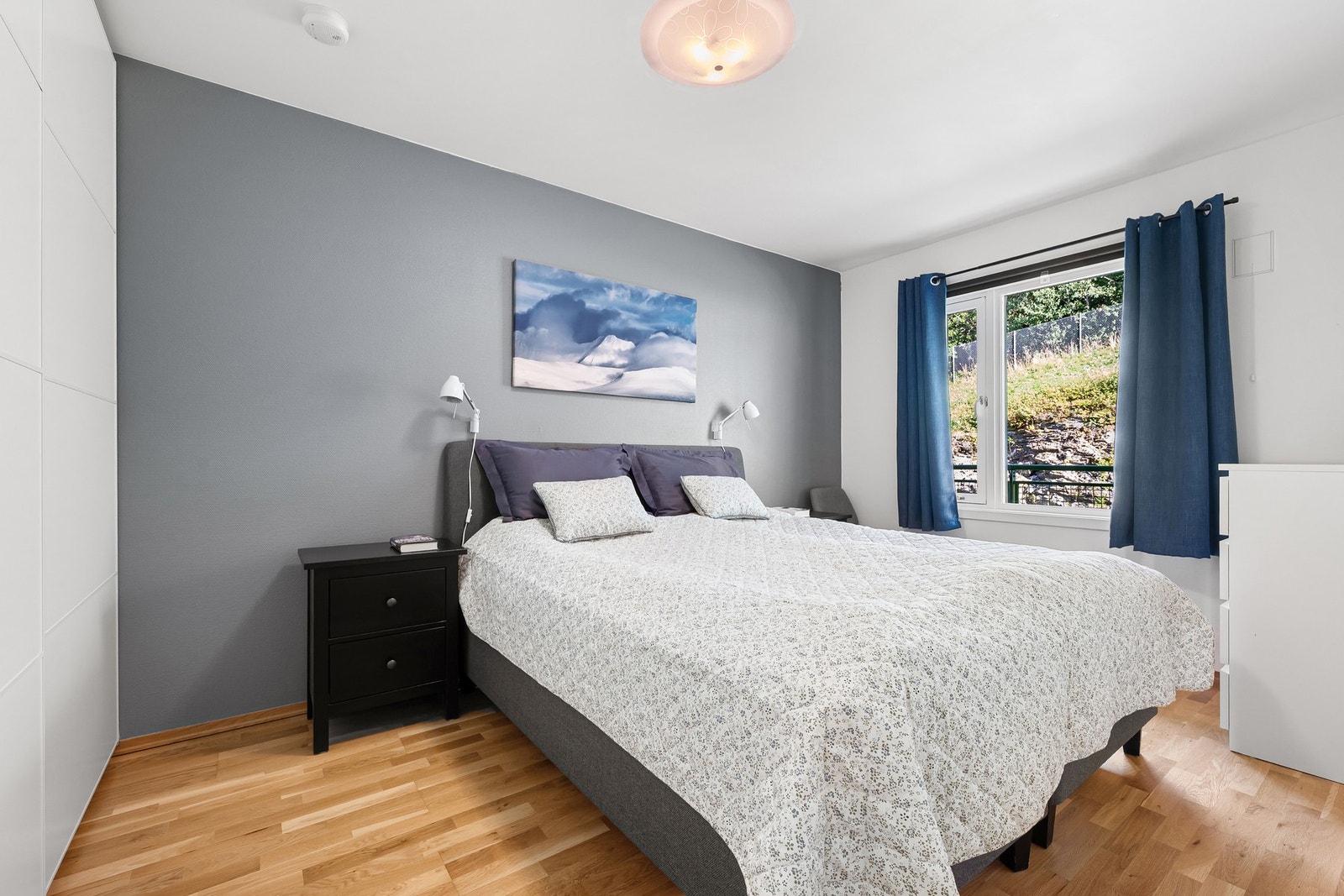 Soverom 2 på hele 12,4m². Galleribilde