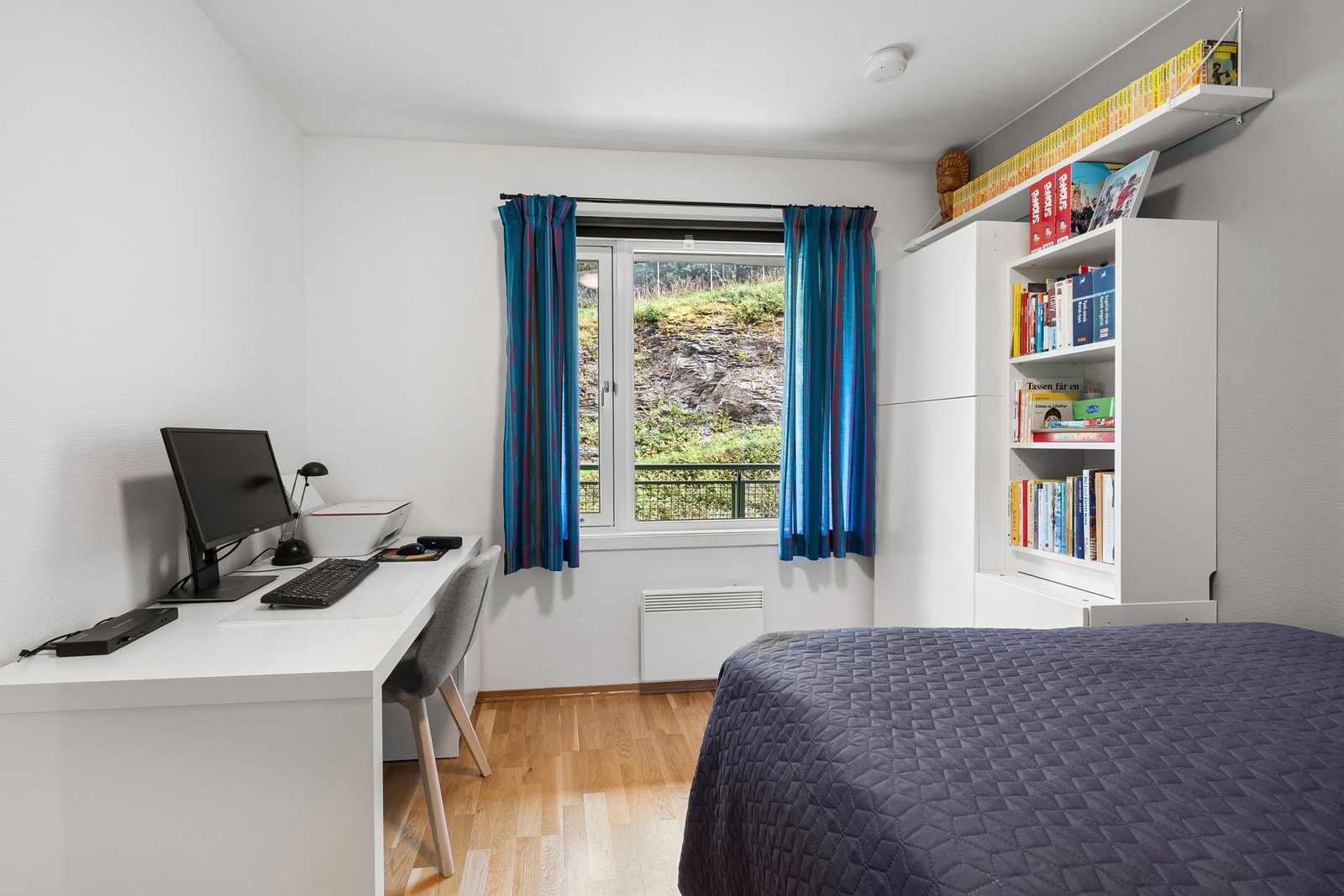 Soverom 1 på 8,5m² med god plass til ønsket soveromsmøblement. Galleribilde