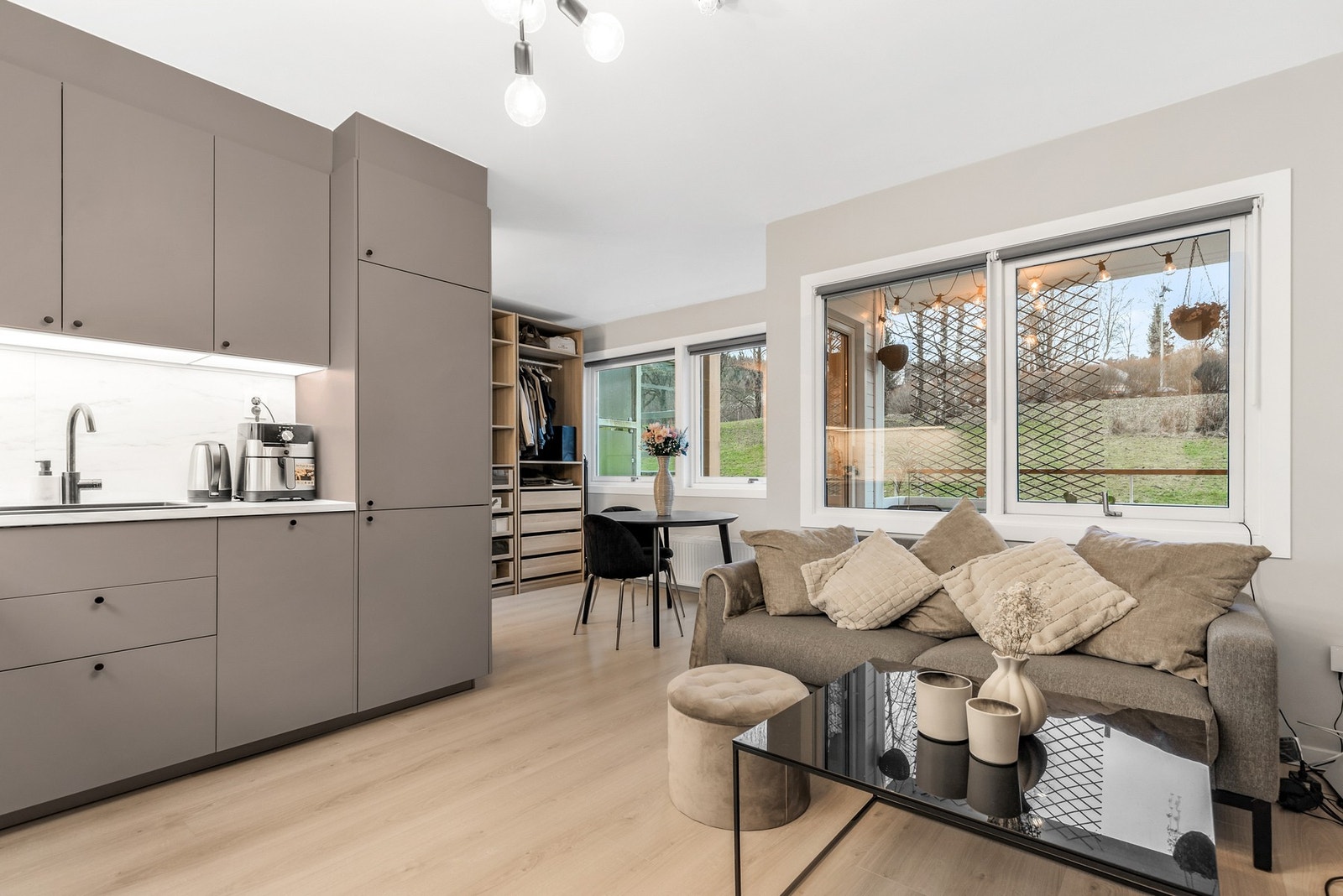 Velkommen til Lauritz Hervigs vei 74B - Presentert av Hossein v/EIE eiendomsmegling Galleribilde