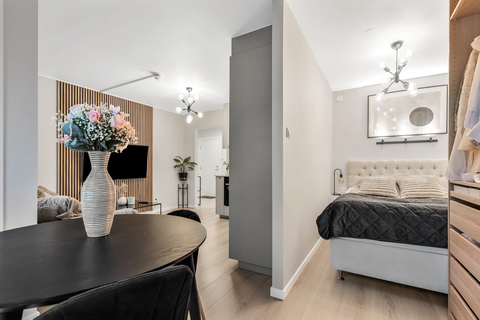 Det er etablert en praktisk sovealkove som gir deg en avskjermet soveplass Galleribilde