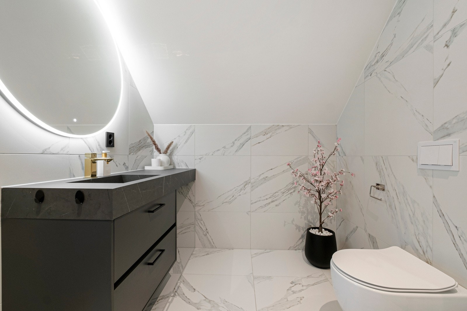 Lekkert bad tilknyttet foreldreavdelingen Galleribilde