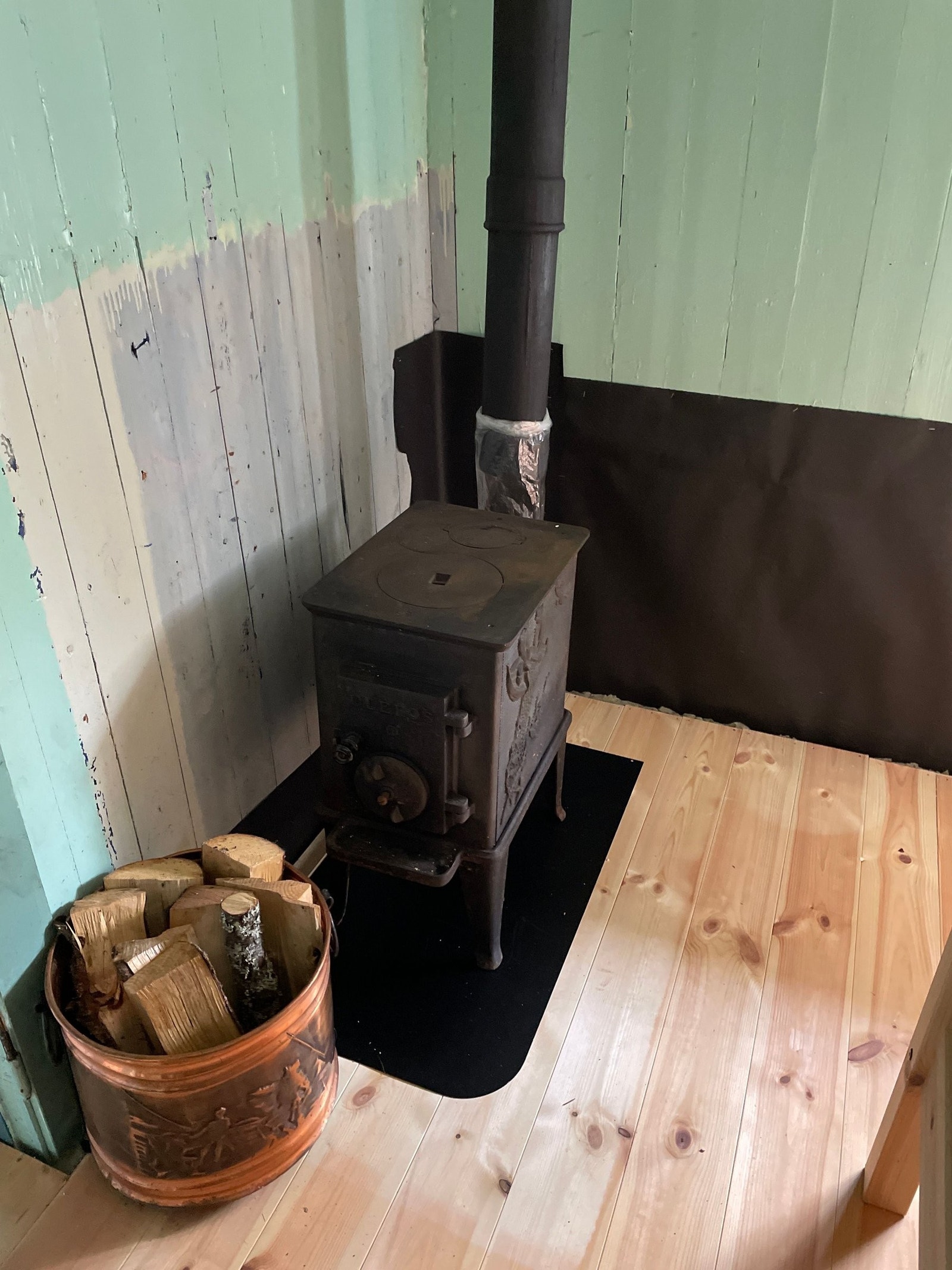 Ovn på soverommet, koblet fra da jeg pusser opp soverommet for og isolere Galleribilde