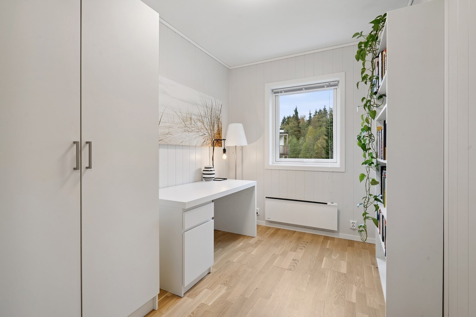 Det andre soverommet egner seg godt som barnerom, gjesterom eller kontor. Galleribilde