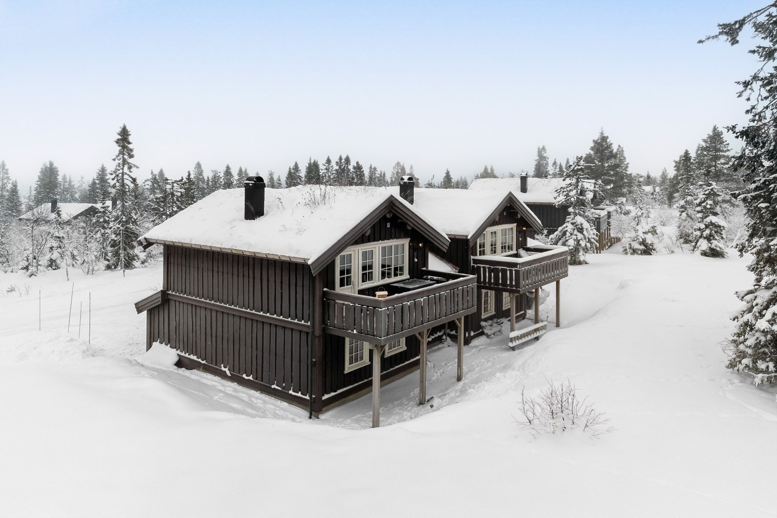 Budor er kjent for å være et svært snøsikkert område, er du glad i vintersportsaktiviteter er dette et ypperlig valg. Sommerstid finnes utallige flotte fotturer. Galleribilde