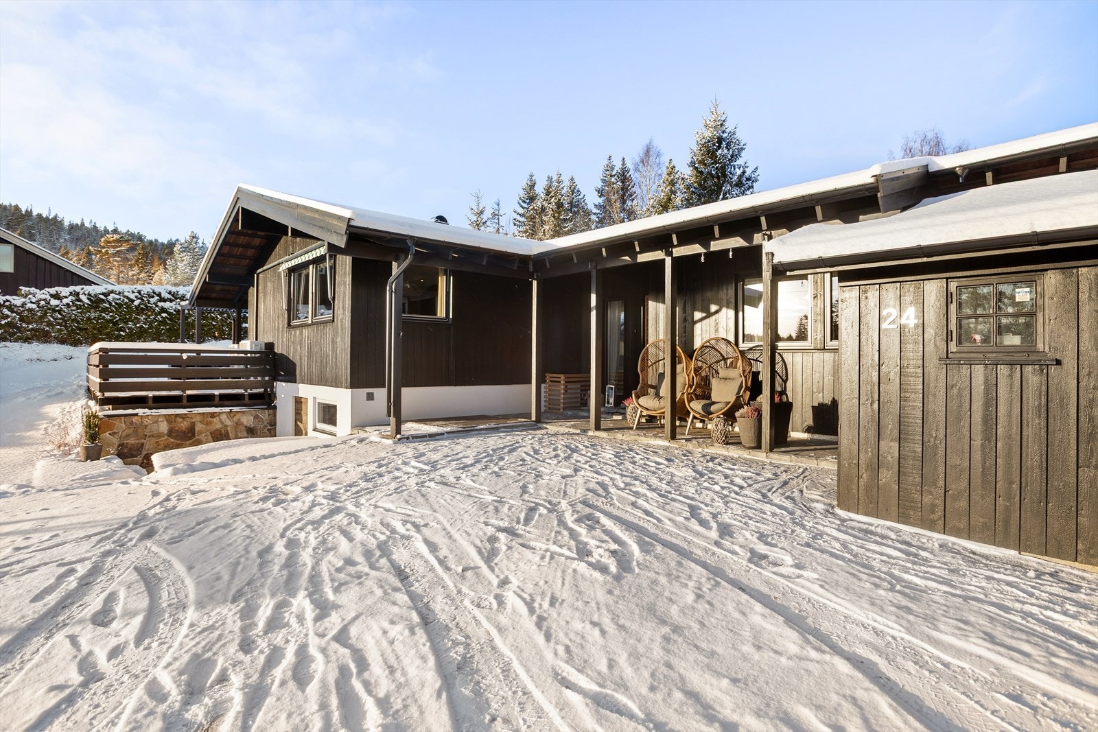 Gode parkeringsmuligheter for flere biler Galleribilde