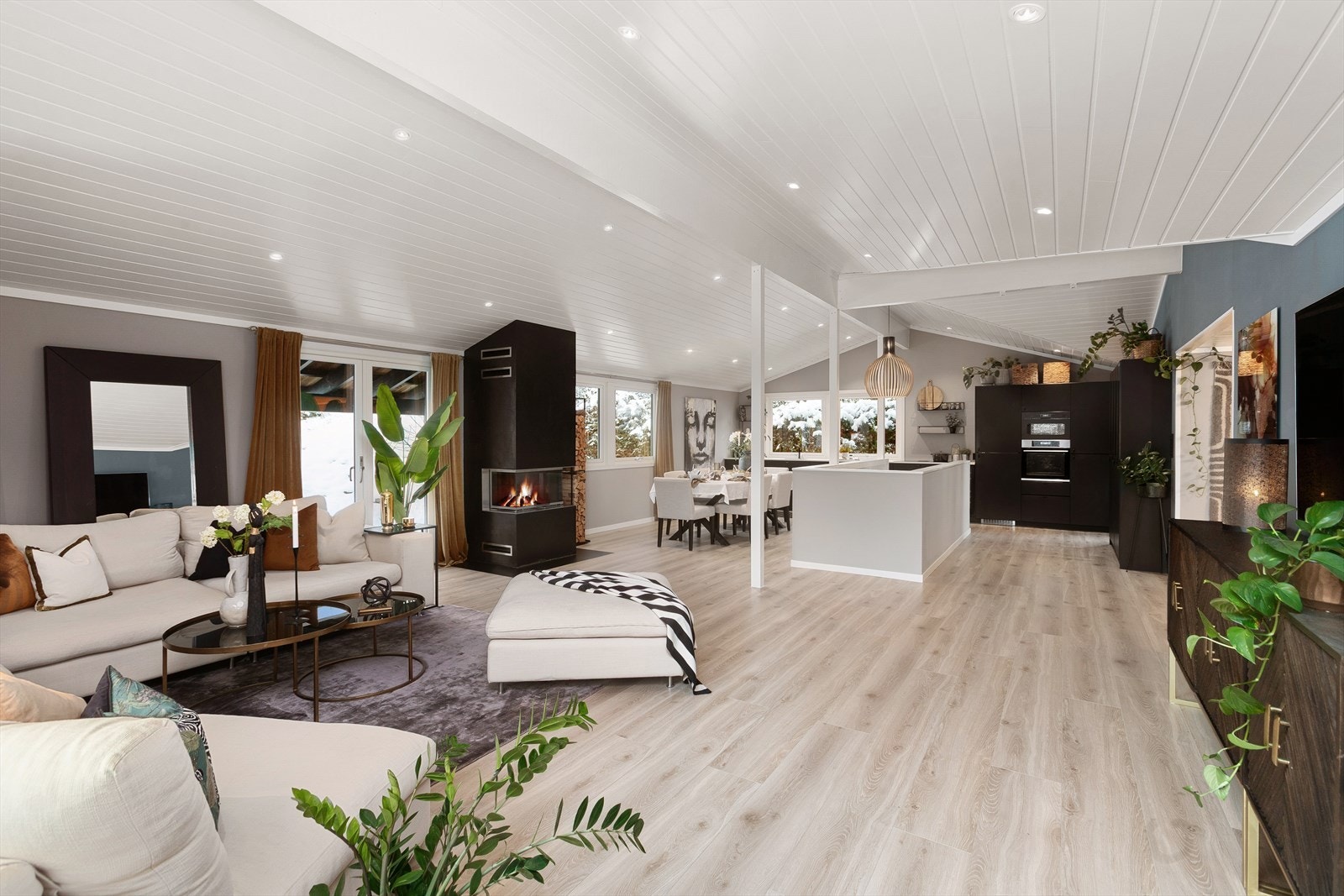 Flott stue som er oppgradert i perioden 2017/2018 Galleribilde