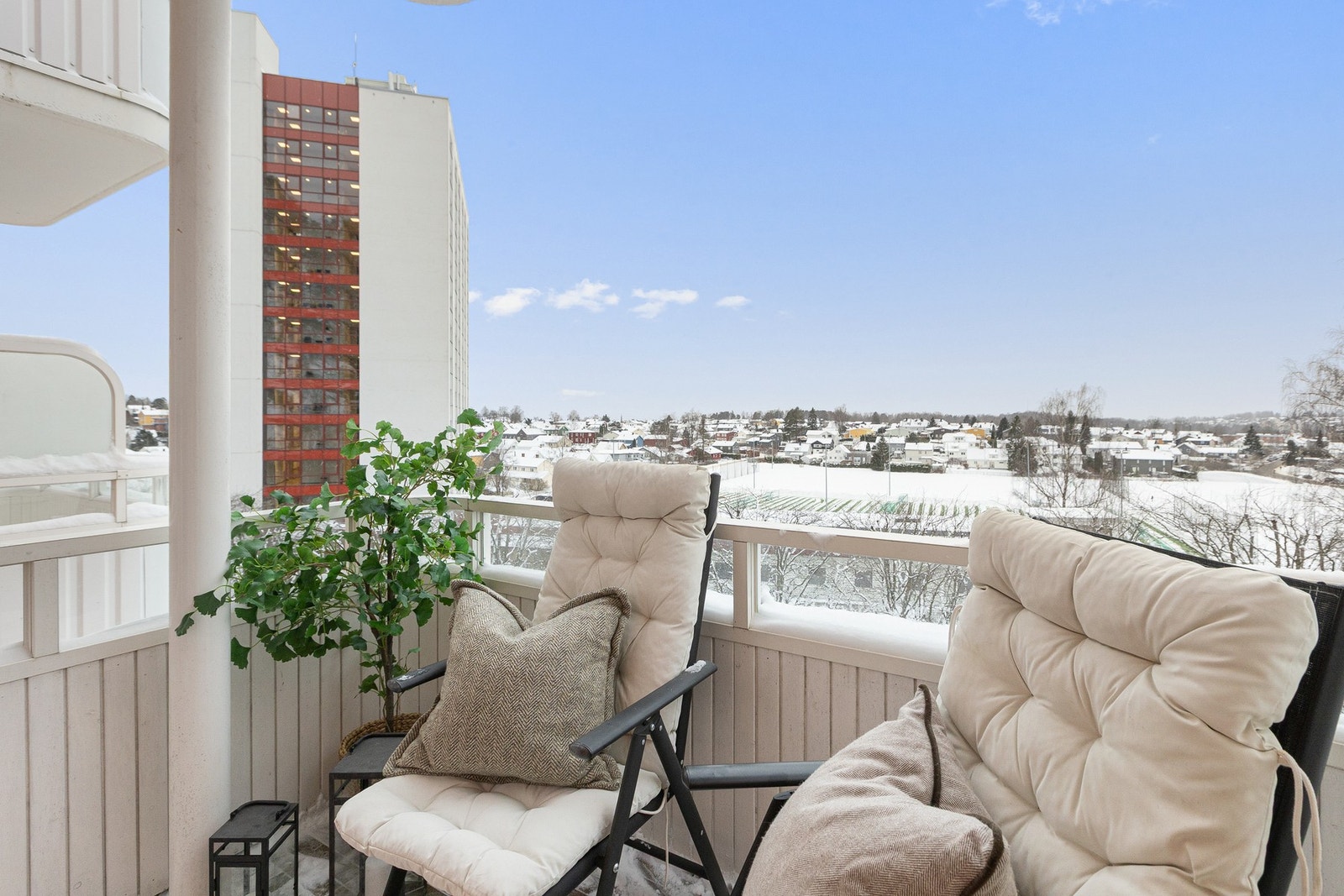 Her kan du nyte svært gode solforhold og lange sommerkvelder. Galleribilde