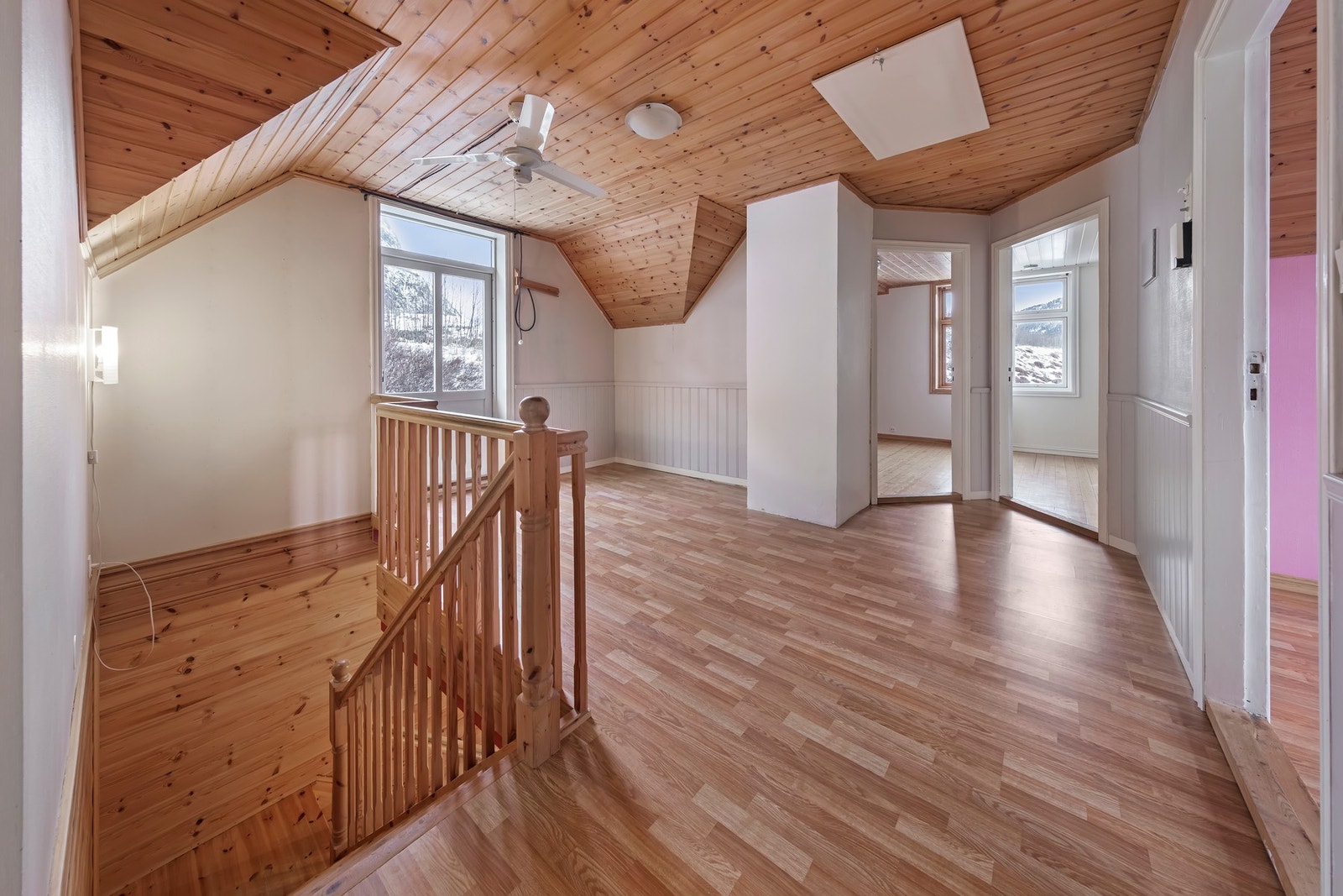 Gang på loft Galleribilde