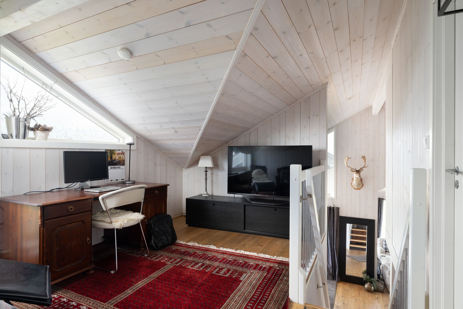 Loftsstue. Galleribilde