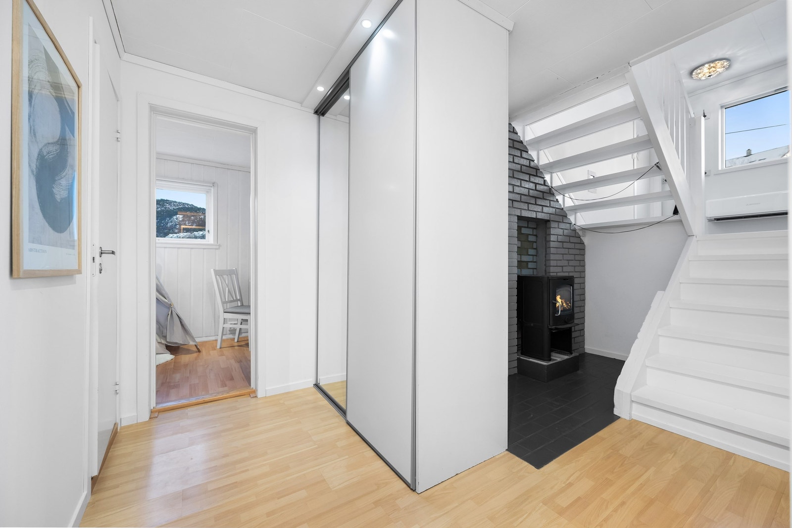 Det er også peis i denne etasjen. Galleribilde