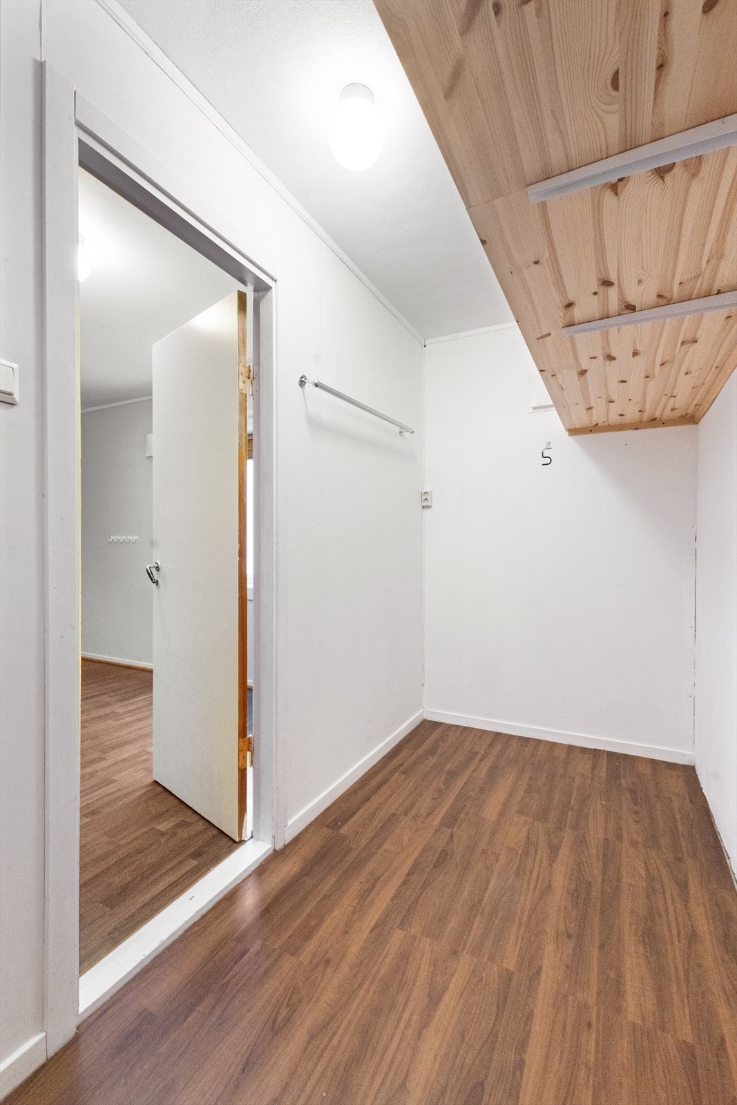 Bod/garderobe. Galleribilde