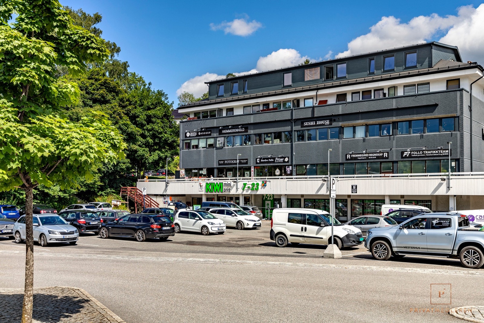 Dagligvarehandelen kan blant annet gjøres på Kiwi på Oppegård senter. Galleribilde