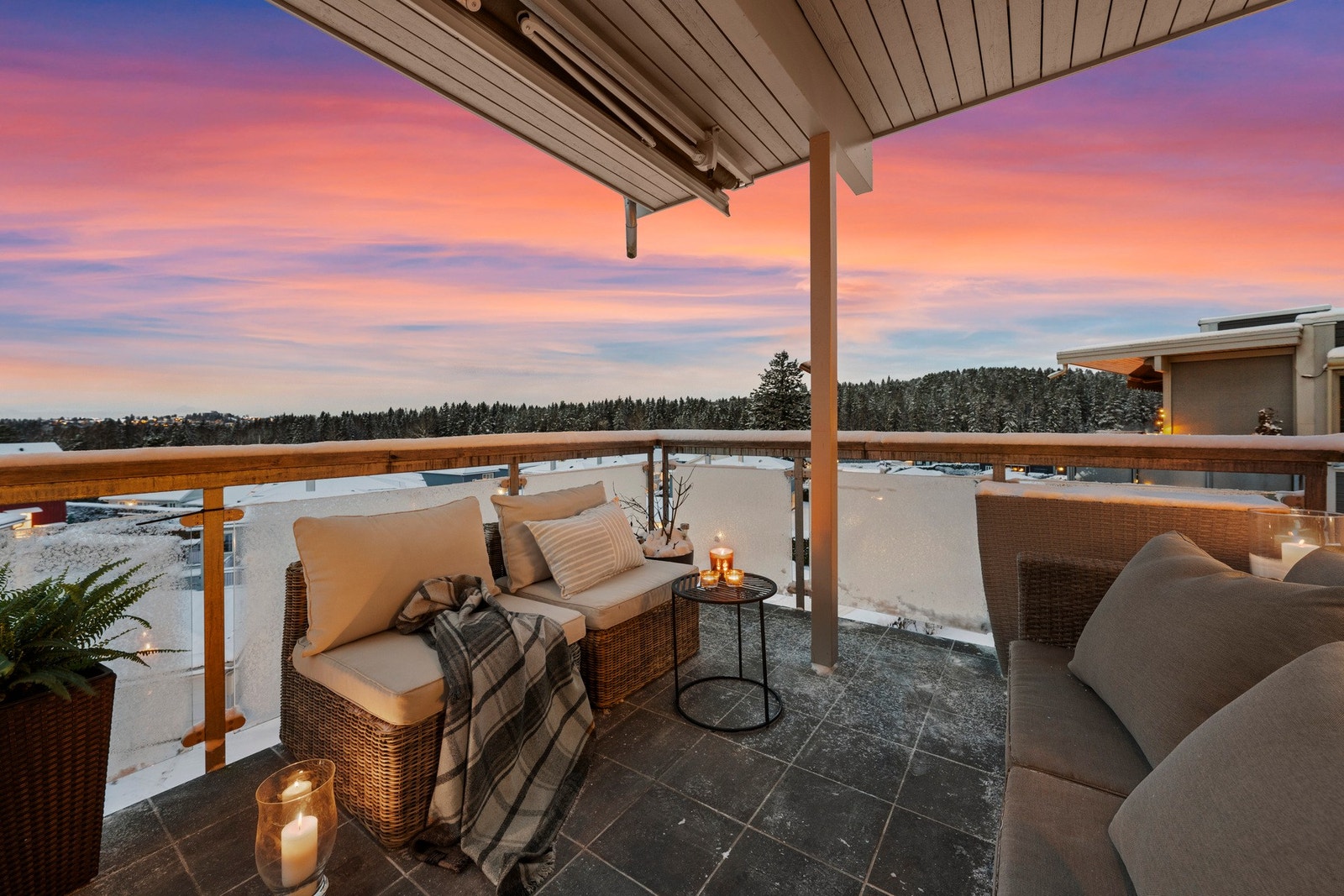 Leiligheten ligger i et rolig, attraktivt og barnevennlig boligområde med kort vei til en rekke servicetilbud. Galleribilde