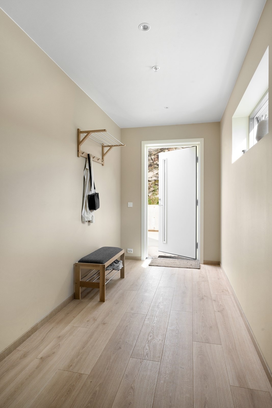 God plass til garderobe her og god oppbevaring i innvendig bod Galleribilde