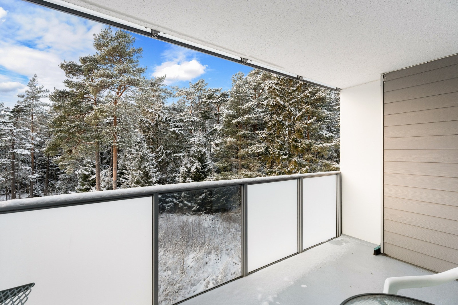 Stille og sjarmerende uteplass helt på enden med lite innsyn Galleribilde