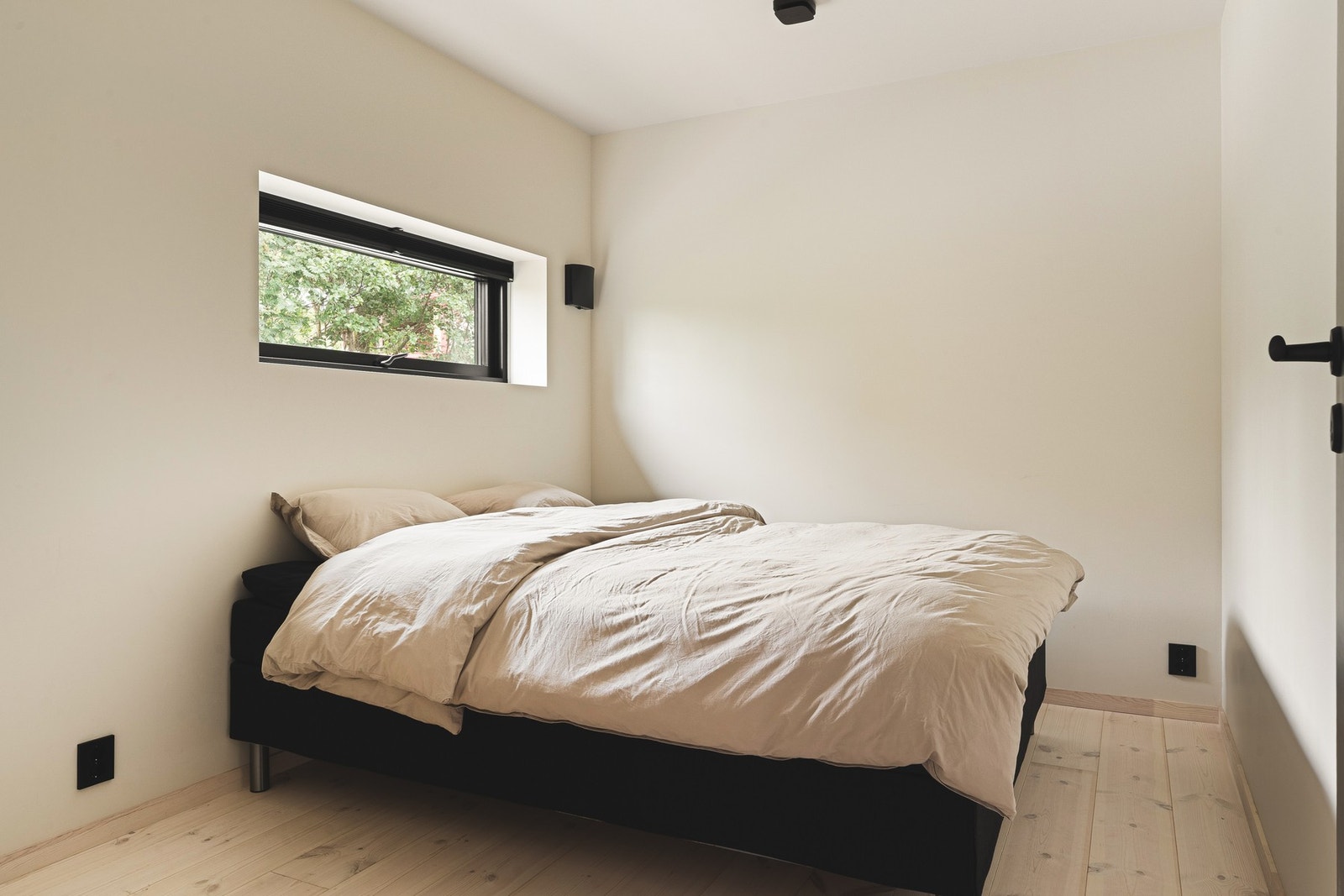 De øvrige to soverommene har også god størrelse, og er perfekte for familie, gjester eller som fleksible bruksrom. Galleribilde