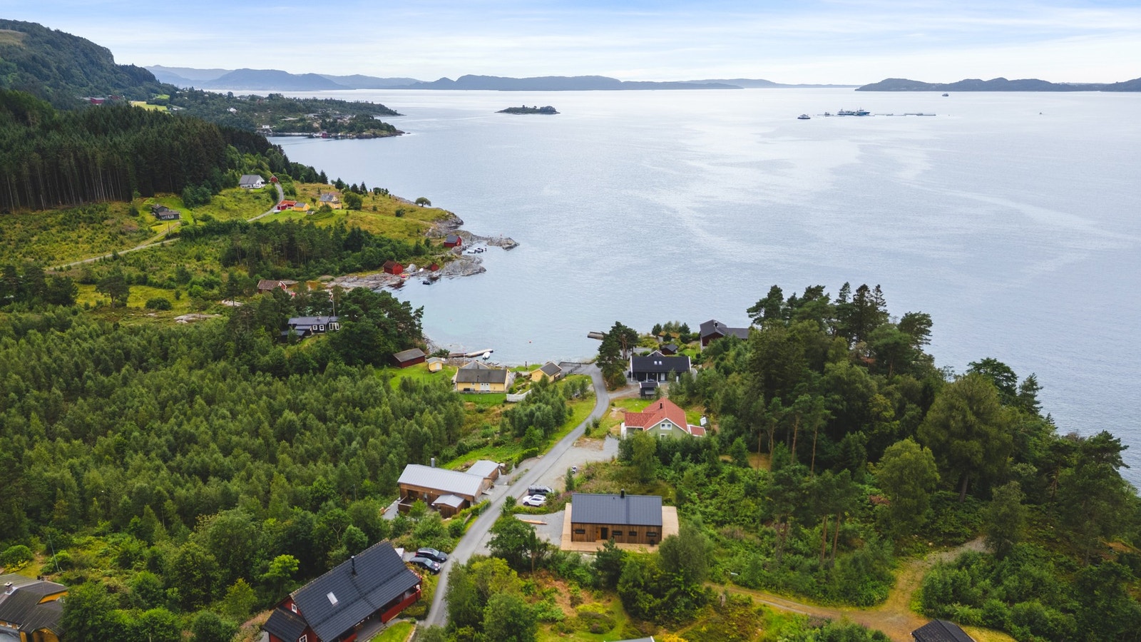 Sjø og natur i umiddelbar nærhet! Galleribilde