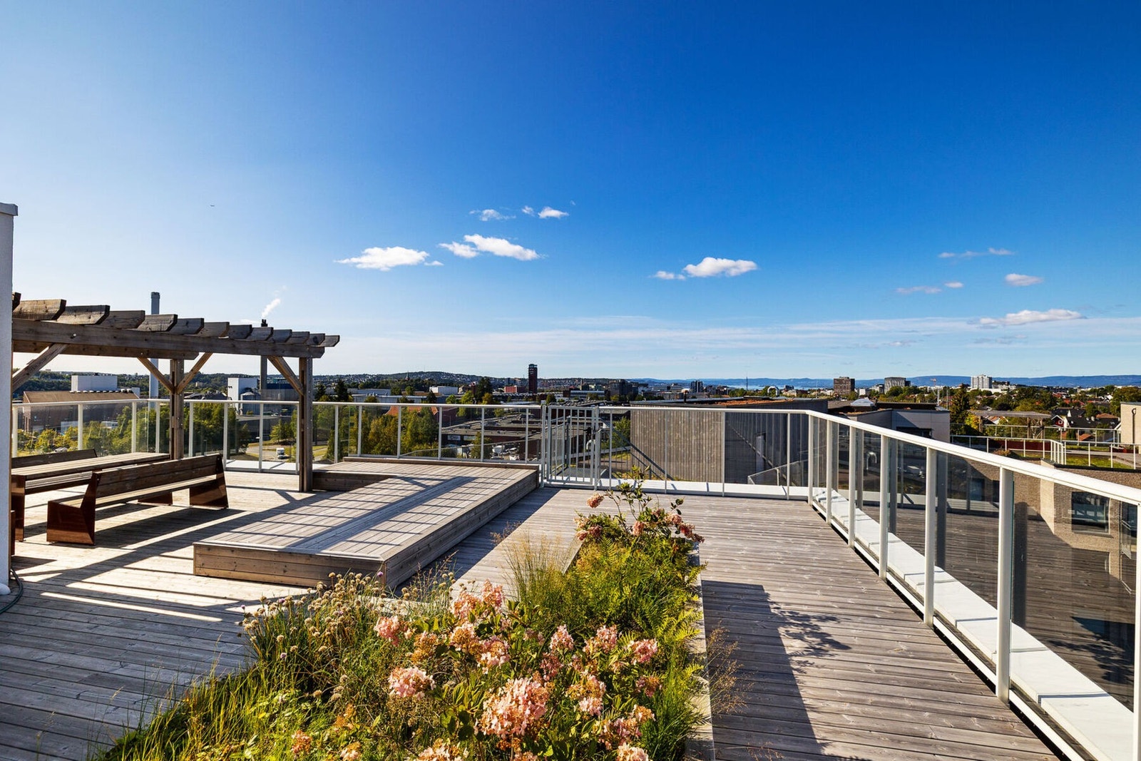 Felles takterrasse som kan disponeres av beboerne Galleribilde