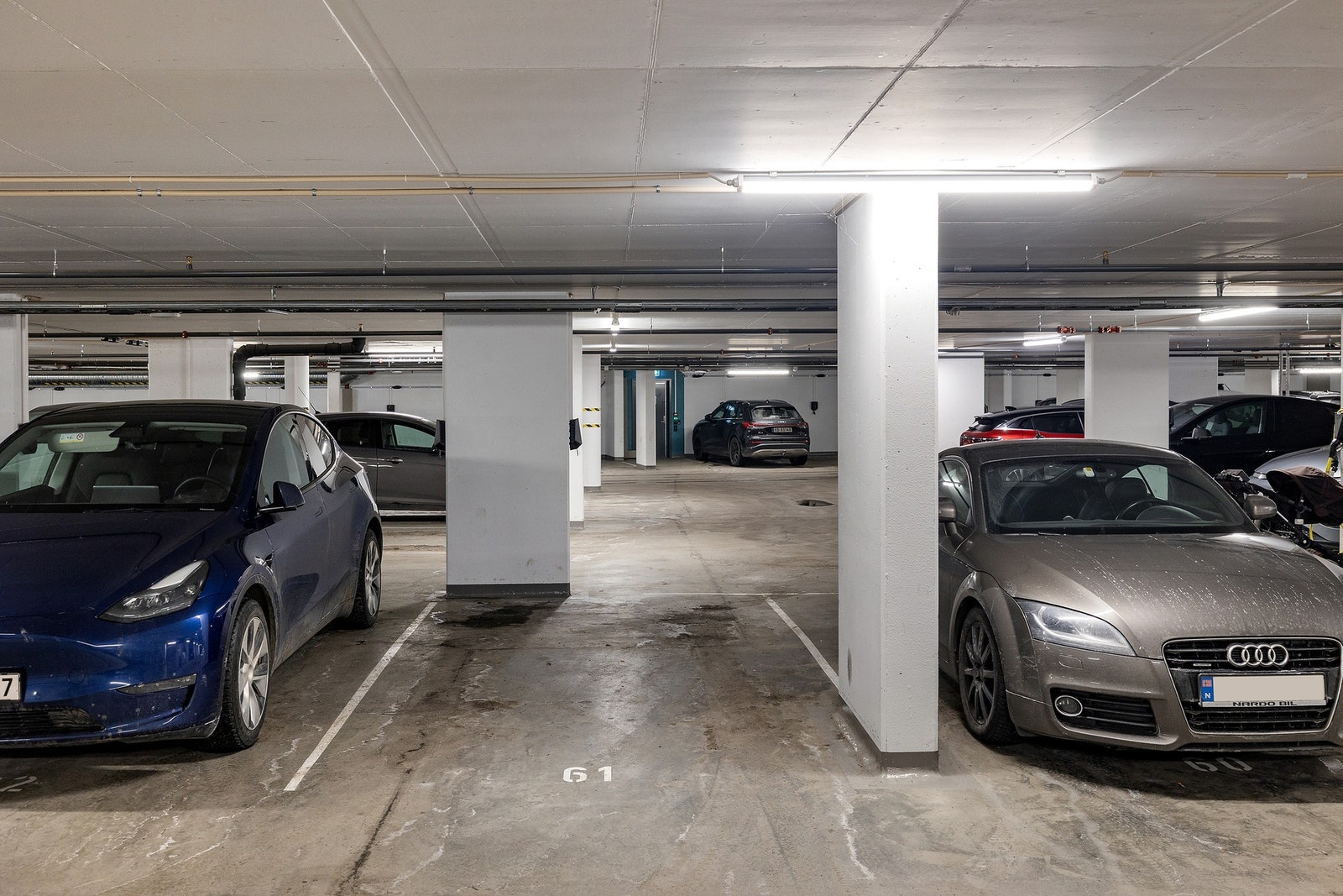 Det medfølger parkeringsplass med EL-lader i felles, lukket garasjeanlegg Galleribilde