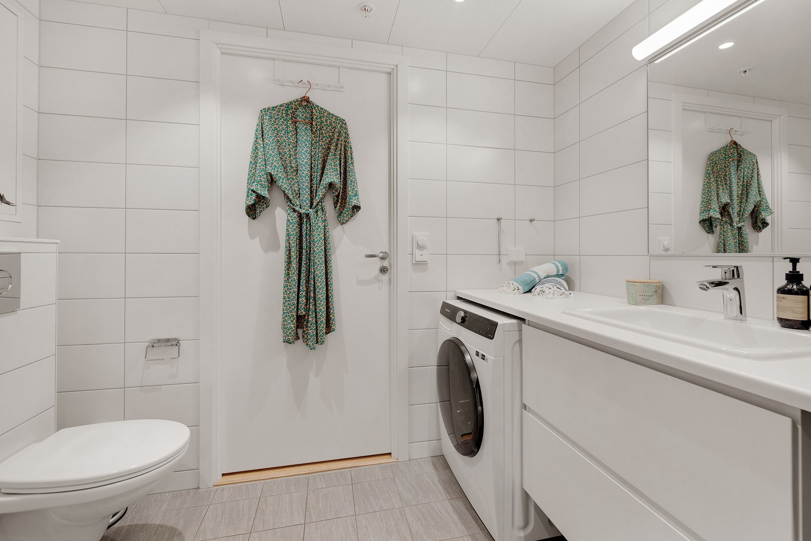 Det er opplegg for vaskemaskin og tørketrommel og vannbåren gulvvarme Galleribilde