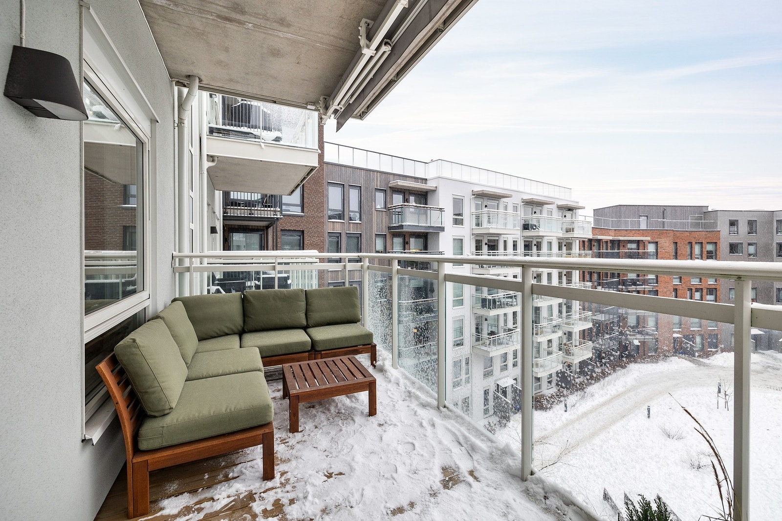 Den er på 9,1 kvm og er en naturlig forlengelse av stuen på sommerstid Galleribilde