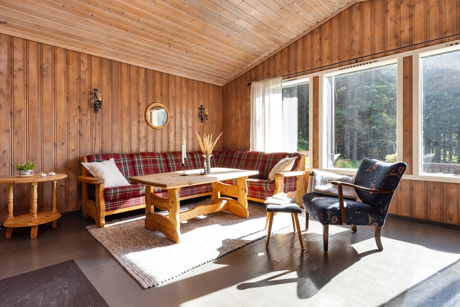 Stue med salong - selges møblert Galleribilde