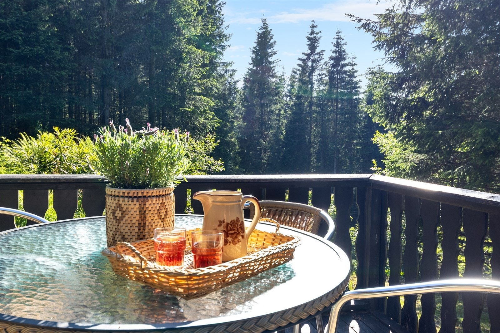 Fra nedre terrasse Galleribilde