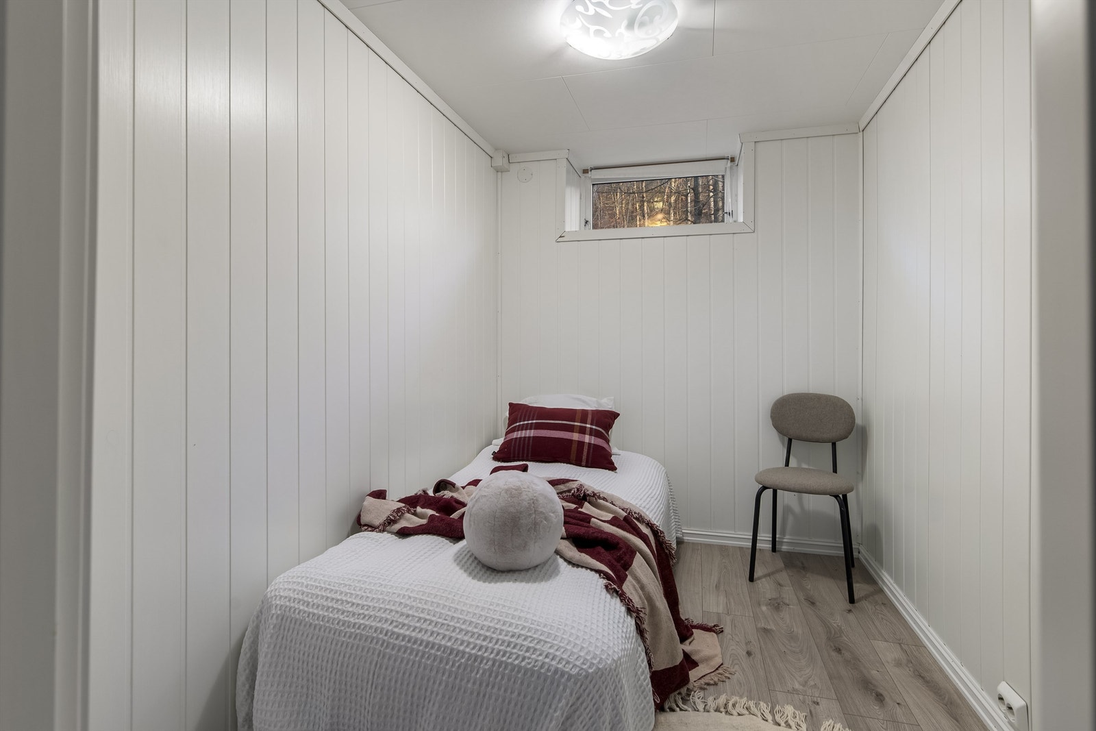 Rommet benyttes som soverom i underetasje (ikke godkjent for varig opphold) Galleribilde