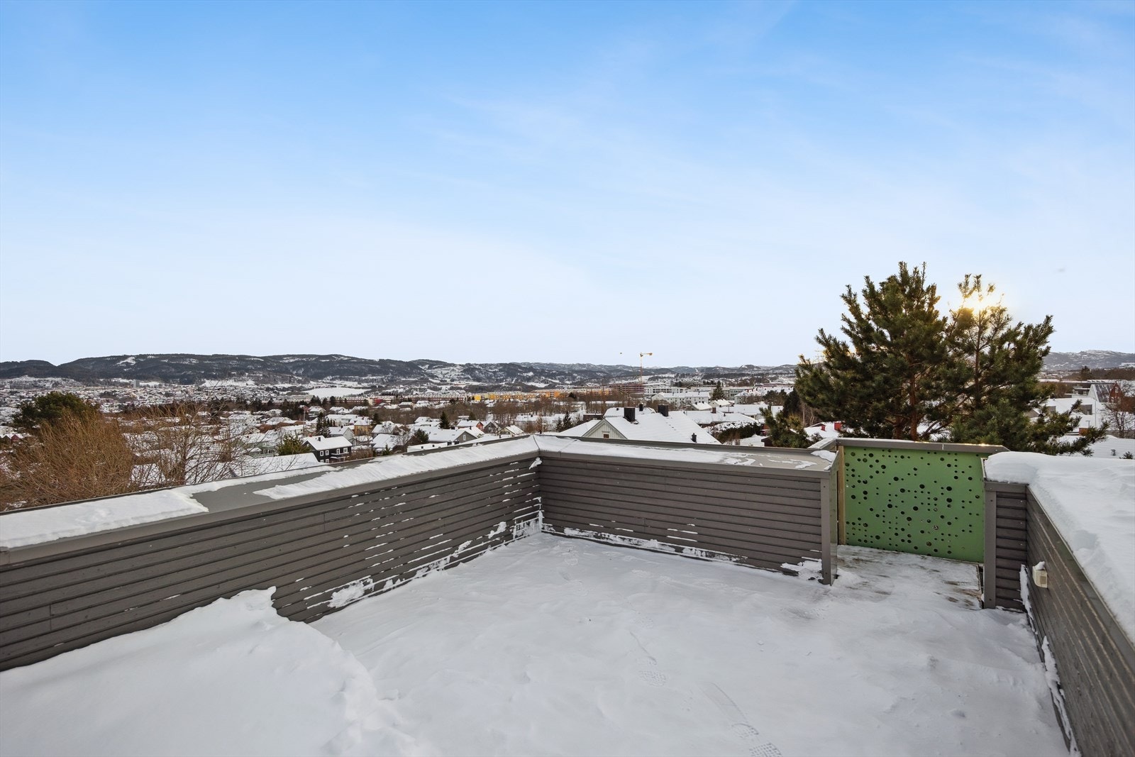 Takterrasse vinterstid. Galleribilde