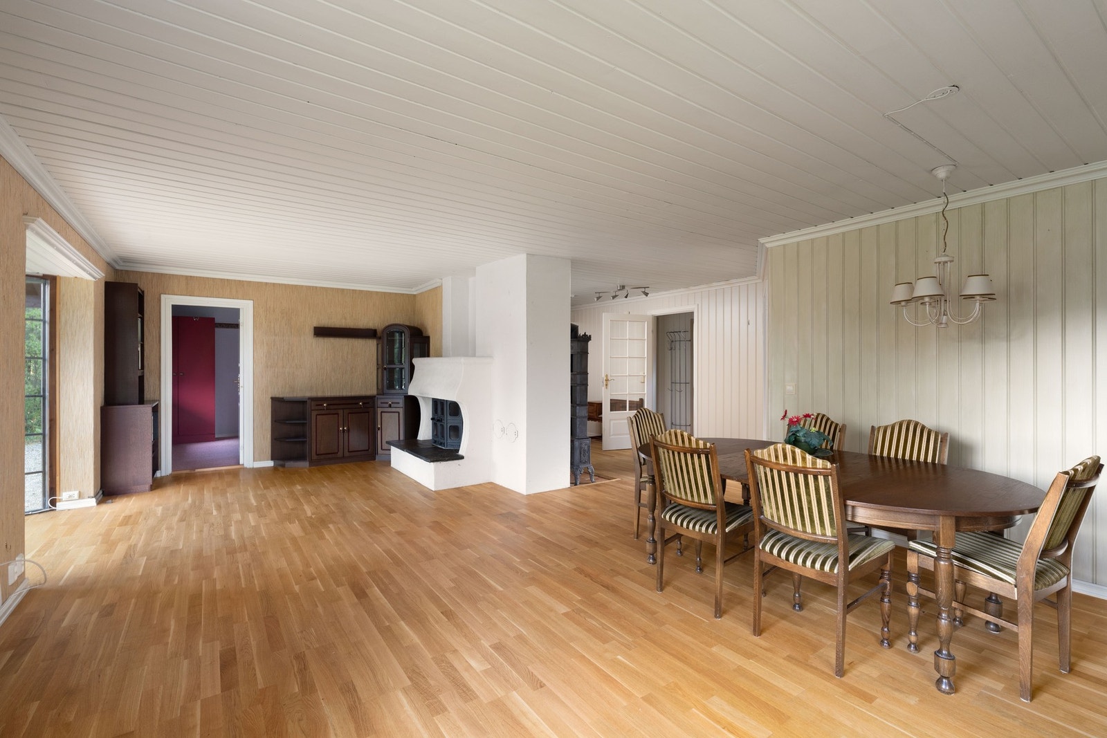 Spisestue/stue Galleribilde