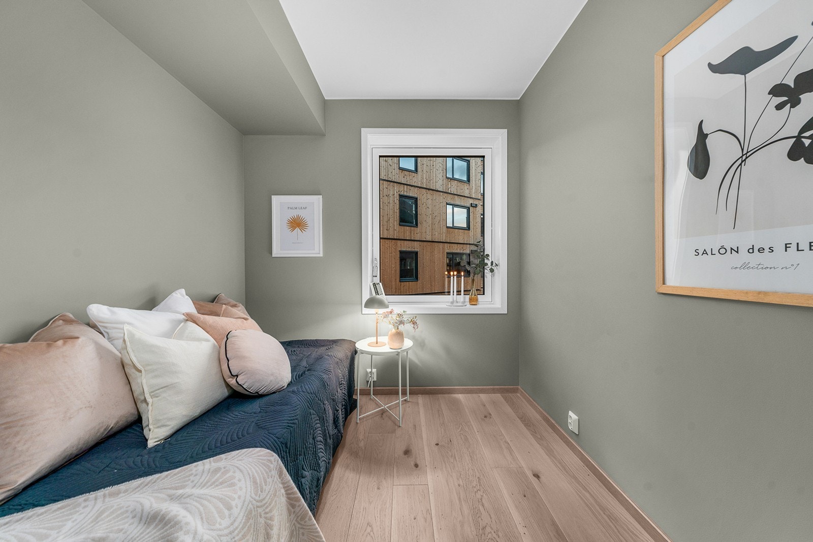 Leilighetens tredje soverom er også av god størrelse og passer perfekt til barnerom, gjesterom og kontor Galleribilde