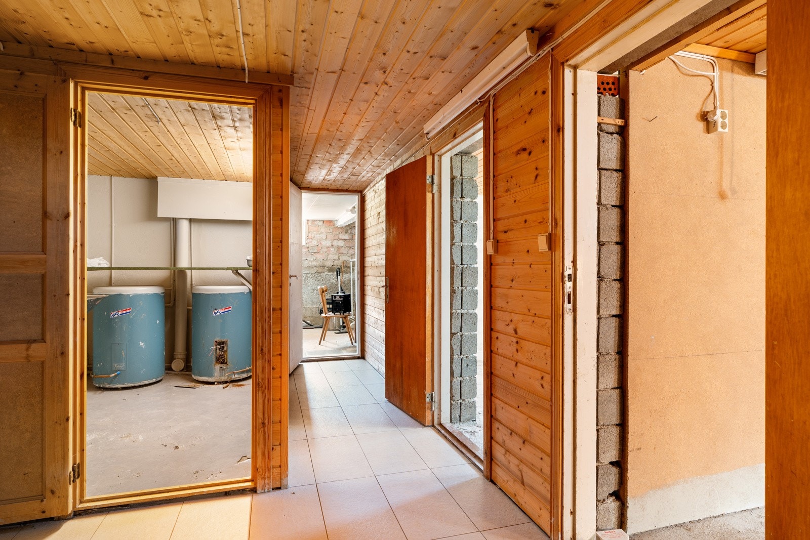 I kjelleren er det også er praktisk separat vaskerom. Galleribilde