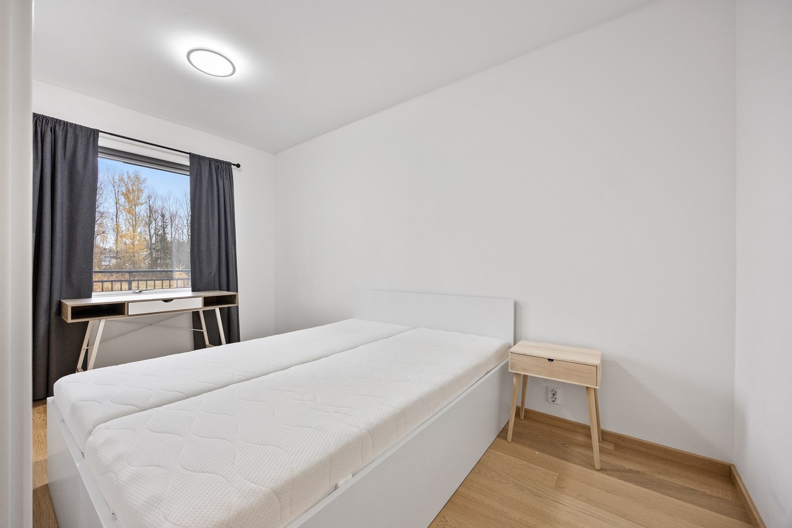 Soverommet er av god størrelse med plass til dobbeltseng. Galleribilde