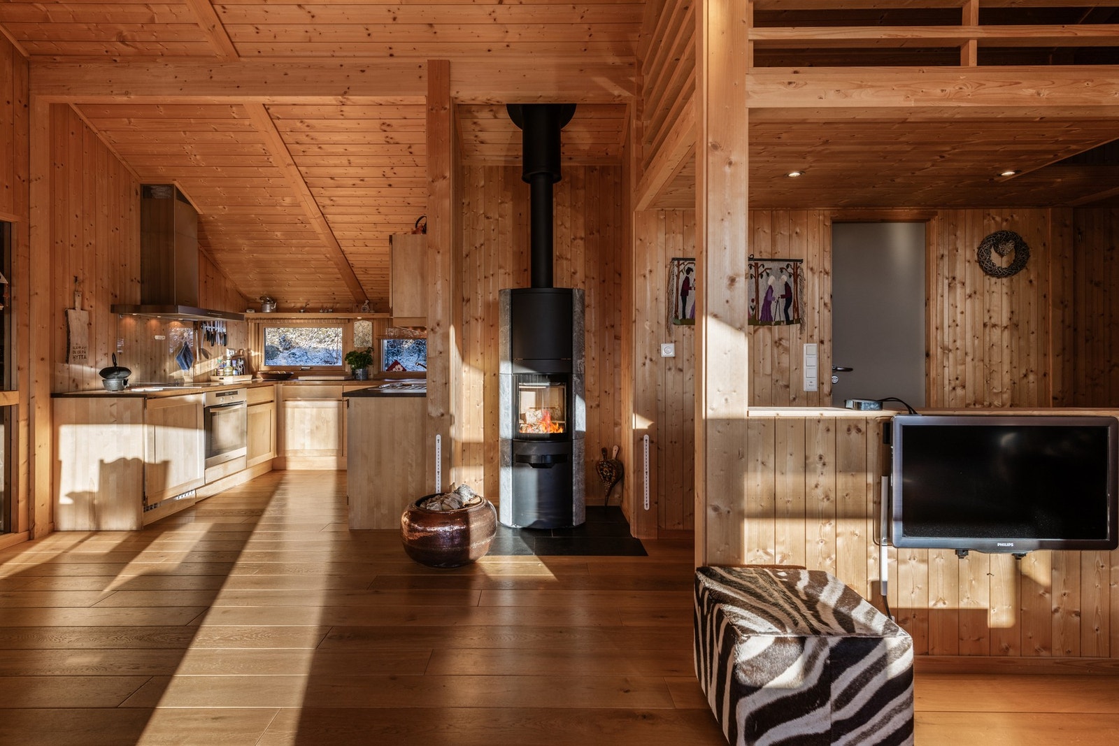 Kjøkken og peis Galleribilde