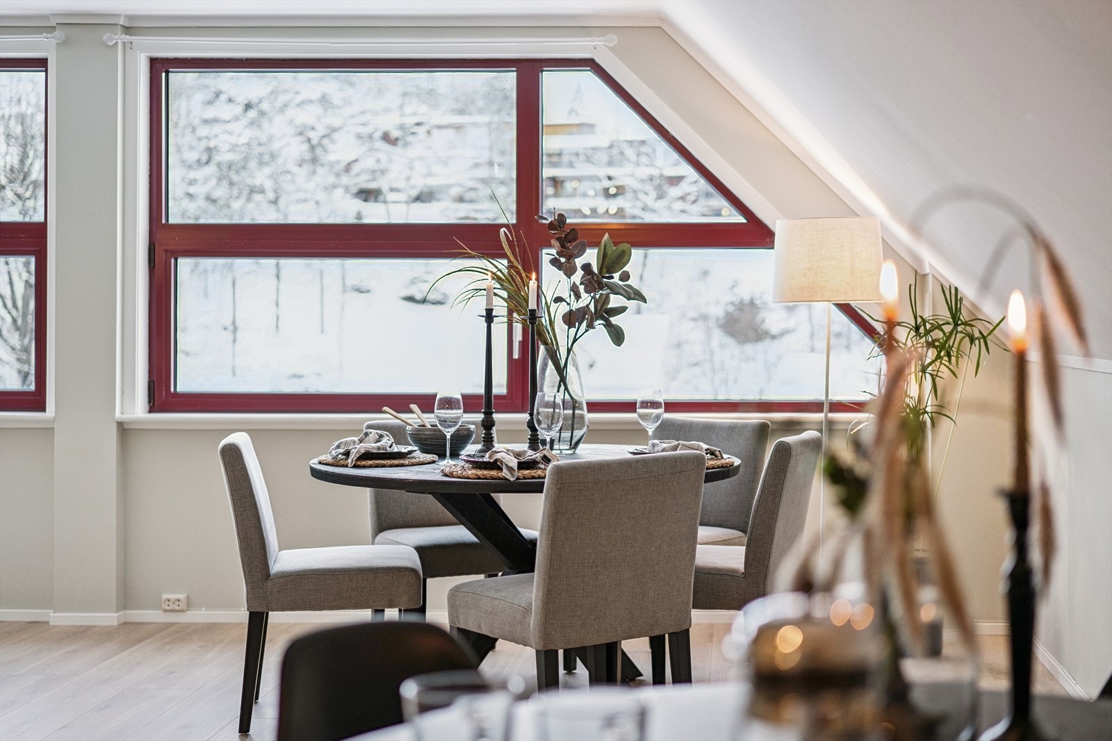 Velkommen til en leilighet midt i Andebu sentrum hvor dere får valuta for pengene! Galleribilde