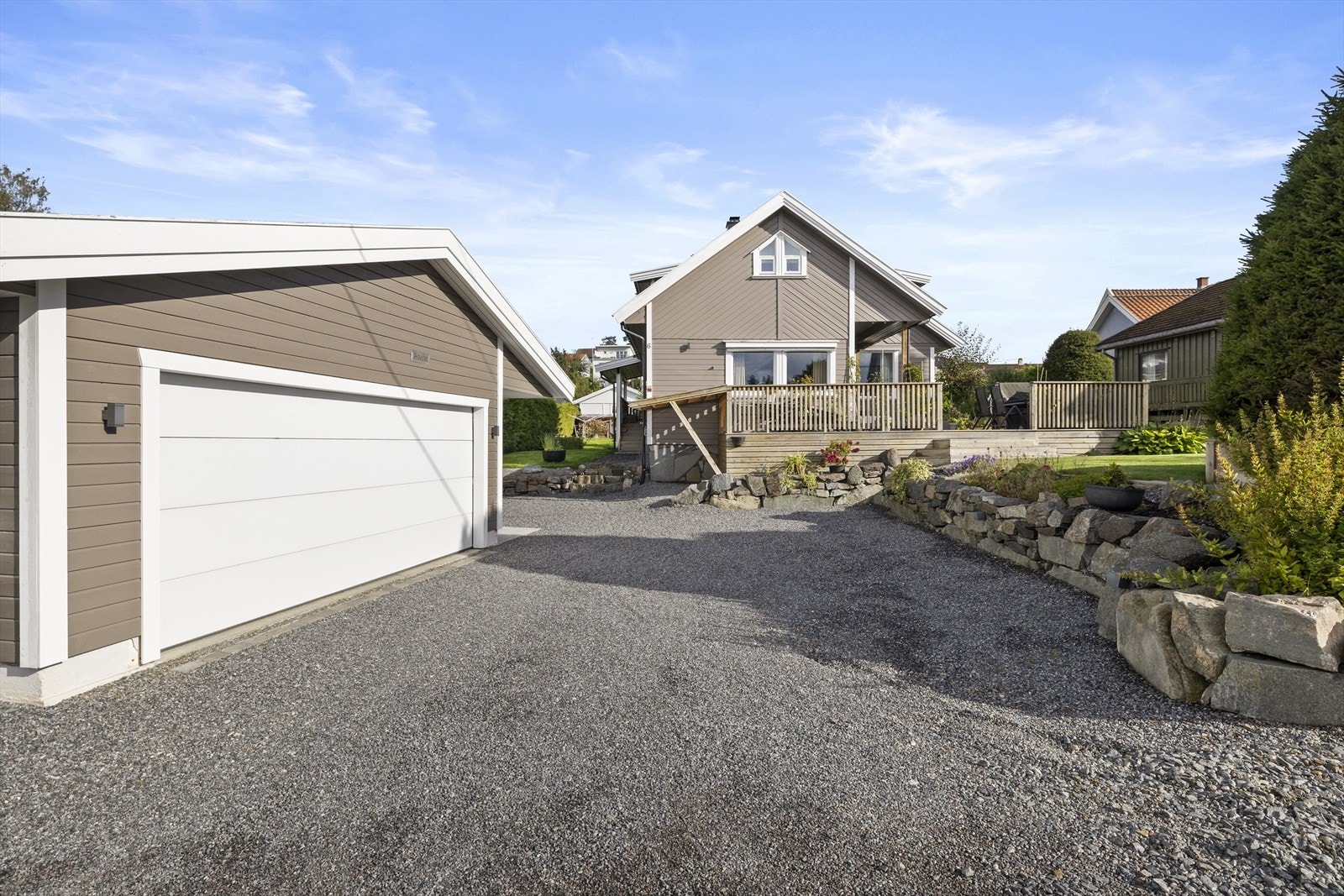 Den frittstående garasjen på 47 m² ble bygget i 2016. Galleribilde