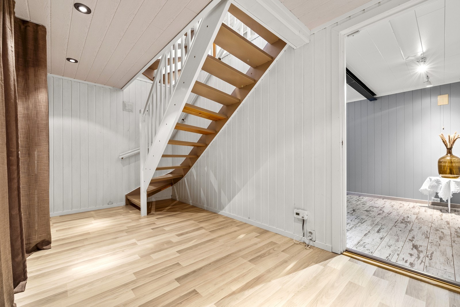 Trapperom underetasje. Galleribilde