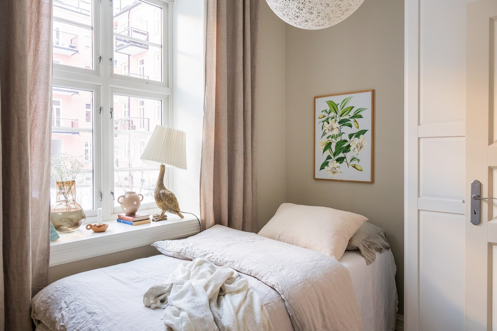 Soverom II er også av god størrelse og egner seg godt som barnerom/gjesterom eller kontor. Galleribilde