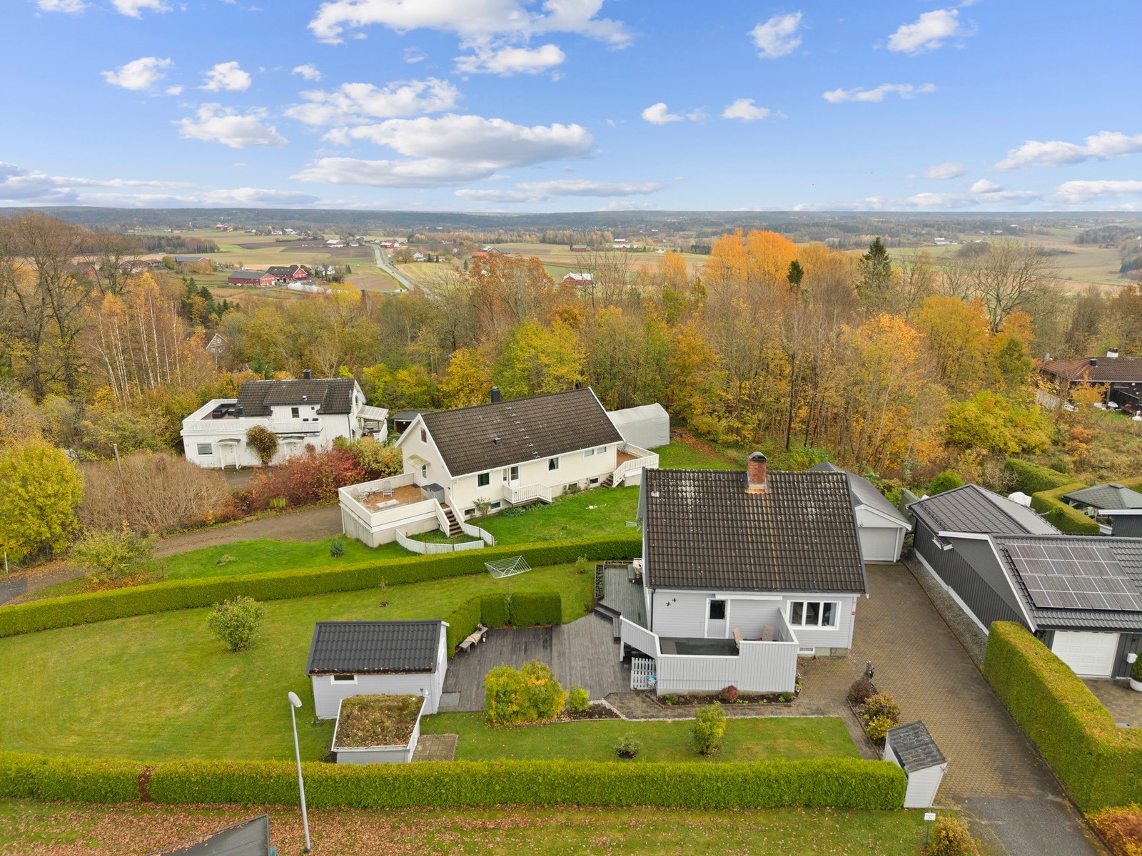 Hyggelige omgivelser med nærhet til skole, barnehage og dagligvare Galleribilde