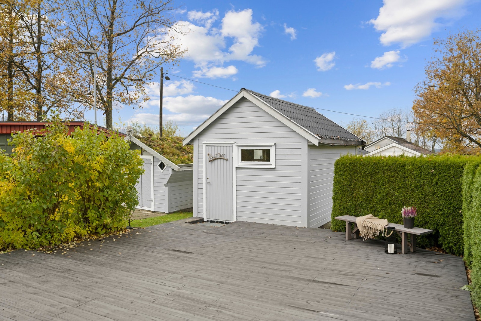 Uthus med god lagring, eller mulighet for innredning som kontor, treningsrom etc. Galleribilde