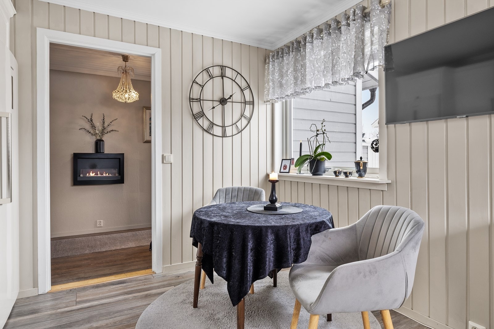 Her er det plass til hyggelig spisebord for en koselig frokost. Galleribilde