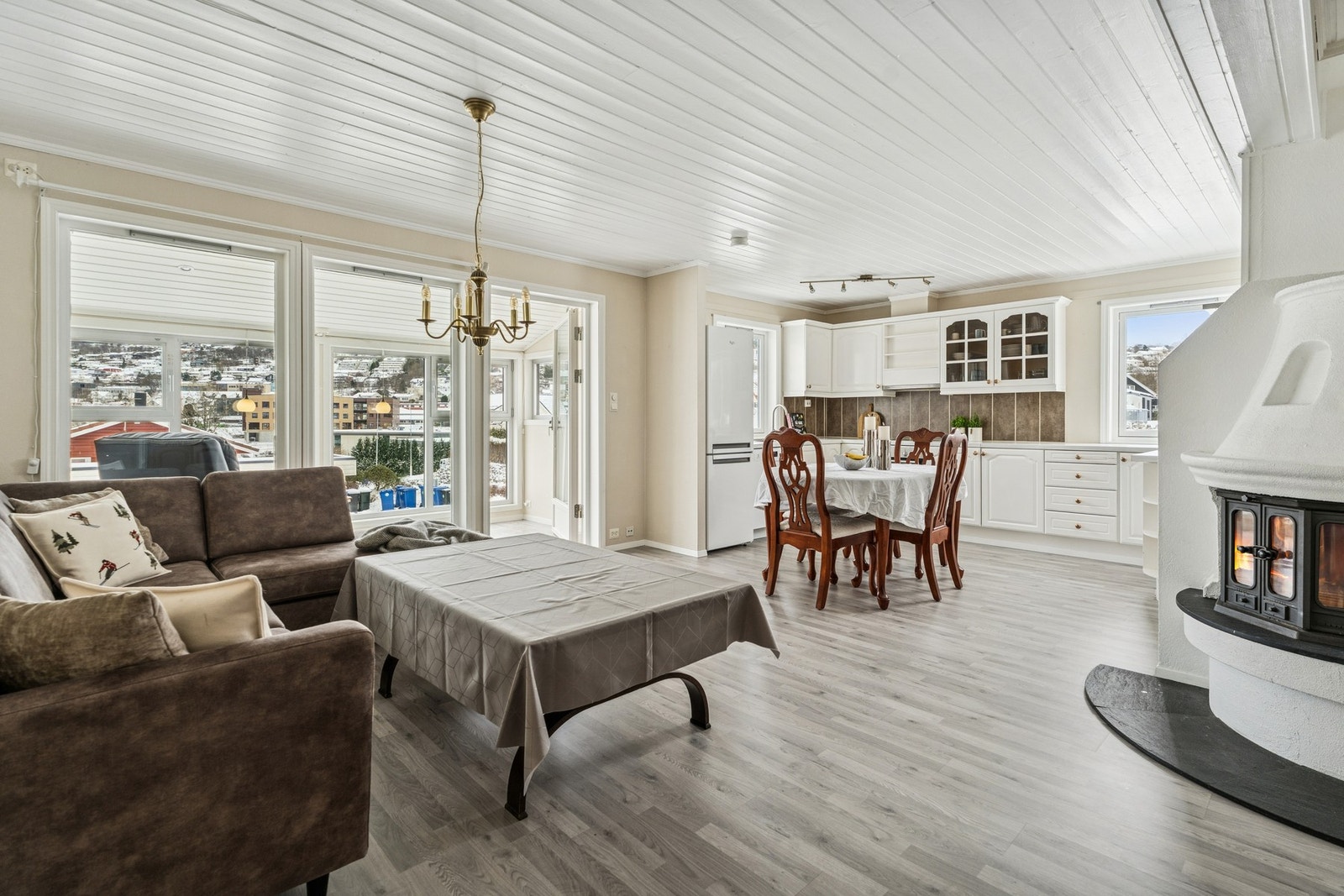 EiendomsMegler1 v/Henriette Johnsen har gleden av å presentere Saunesvegen 33A Galleribilde