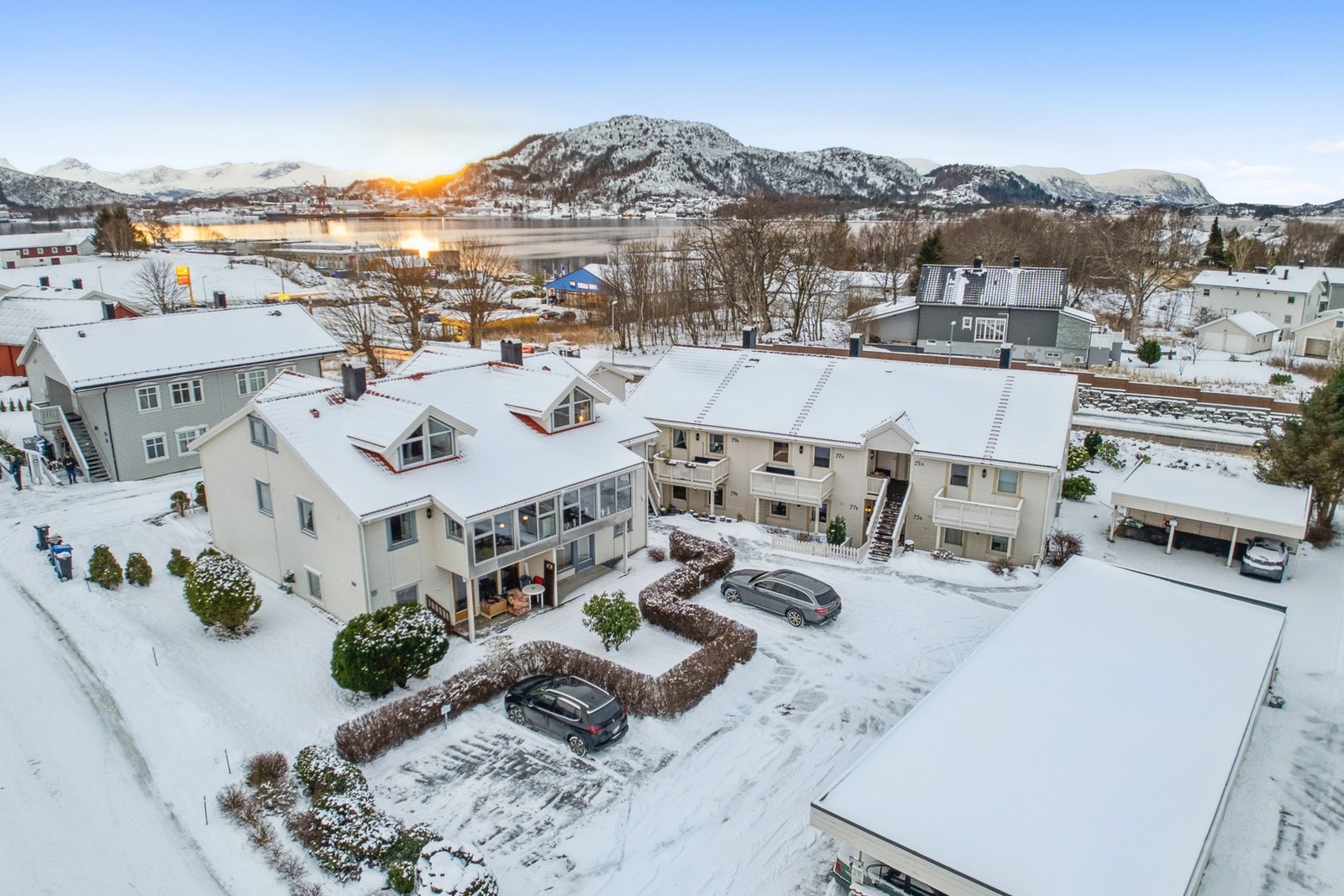 En innholdsrik leilighet med en svært kjekk beliggenhet. Galleribilde