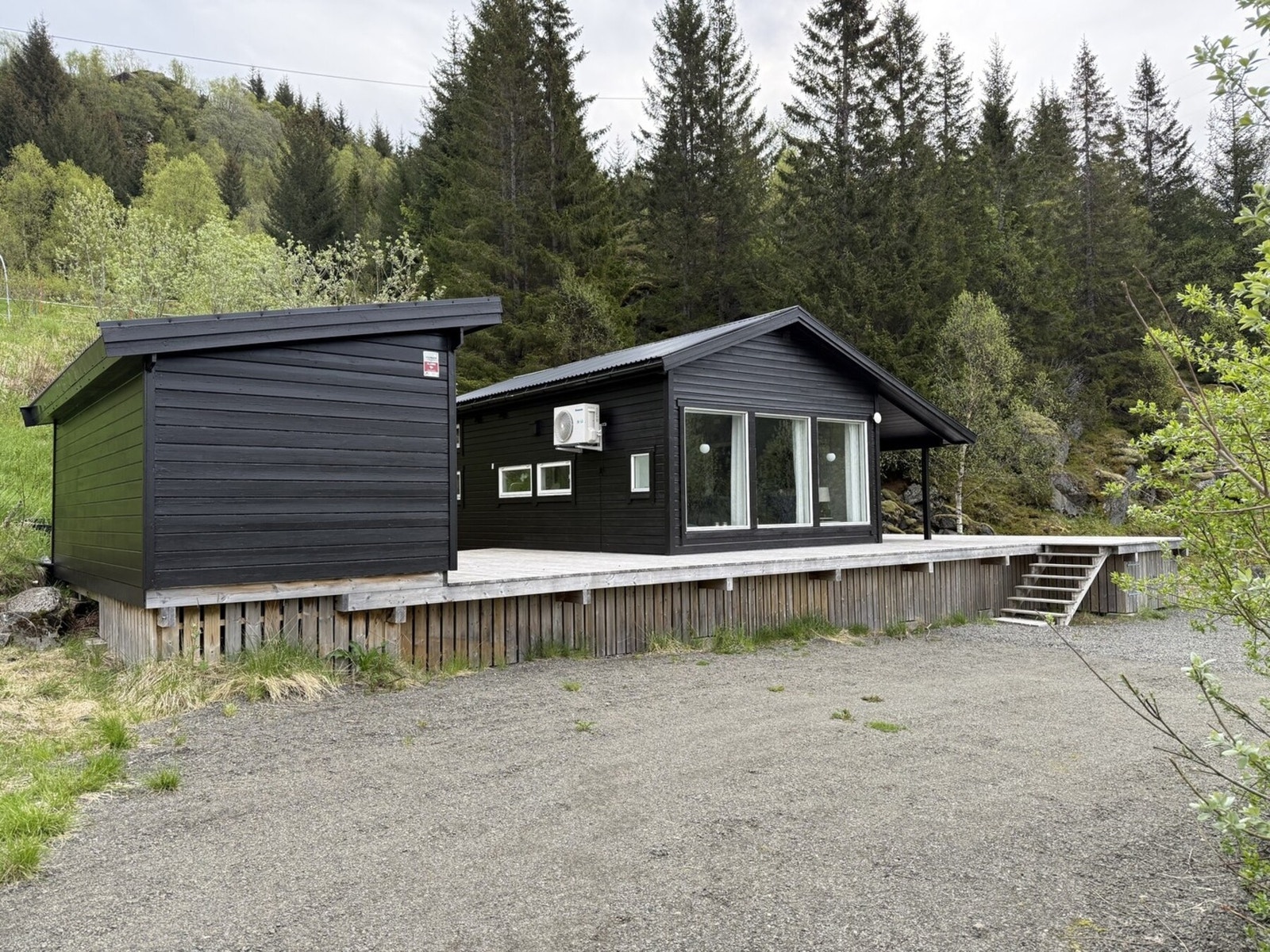 Last ned salgsoppgaven for utfyllende informasjon om eiendommen og husk påmelding til visning! Foto: Privat Galleribilde