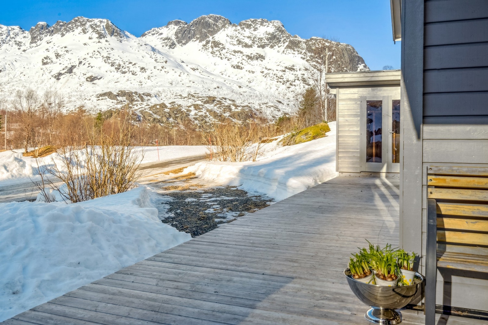 Her ser man deler av oppkjørselen. Galleribilde