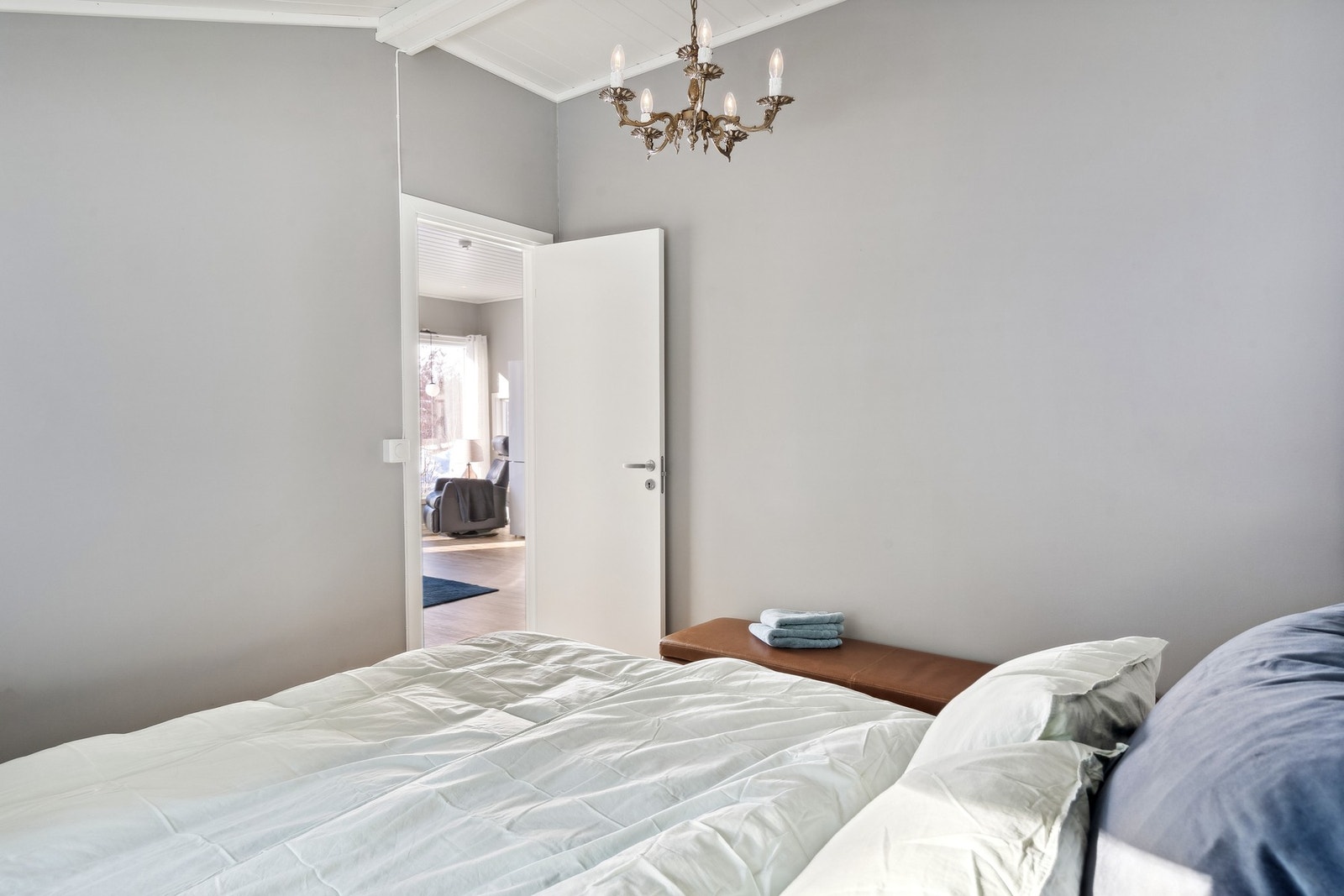 Soverom med plass til dobbetlseng og nattbord (ikke godkjent iht. tegninger). Galleribilde